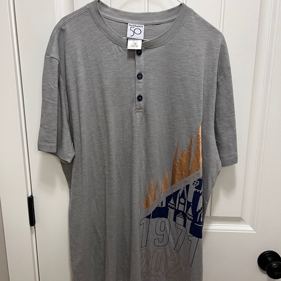 Brand New Mens DisneyWorld 50th Oct.1,2021 Shirt Exclusive - Picture 1 of 2